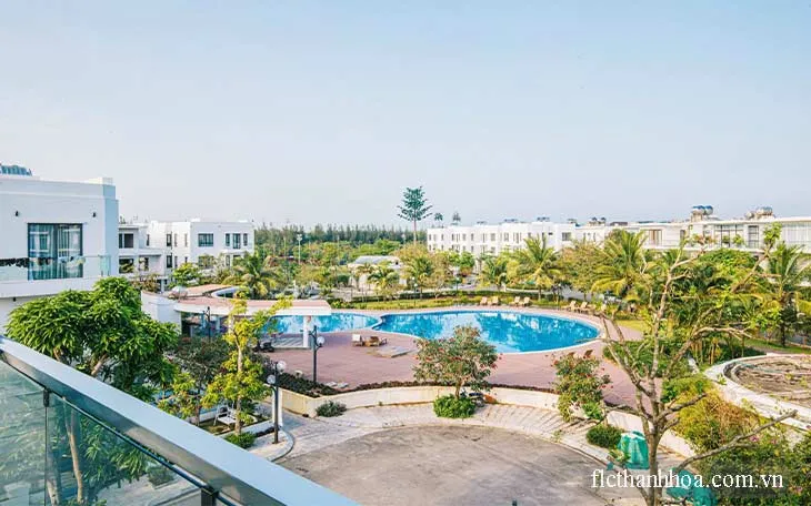villa đối diện bể bơi cư dân